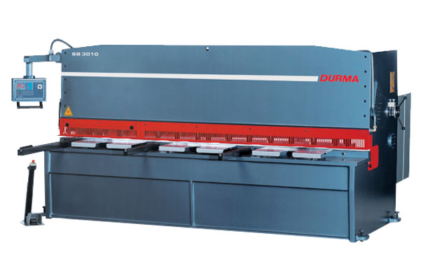 Metal cutting machine